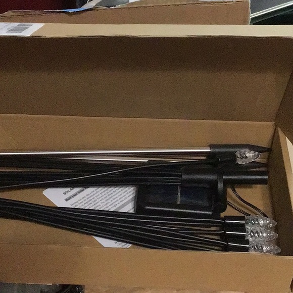 Solar lights for yard - Picture 4 of 4